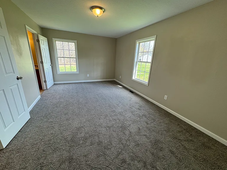 144 Buck Ln — Photo 10
