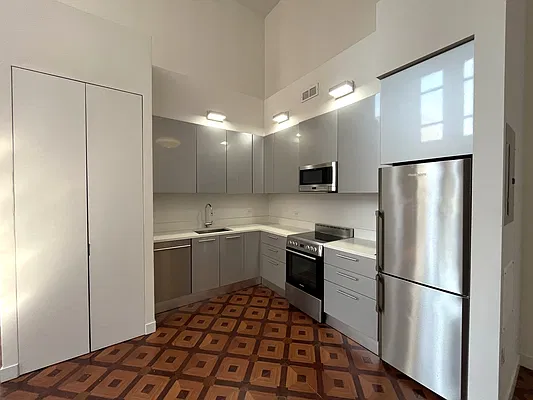 Rented by Akam Sales and Brokerage | media 2