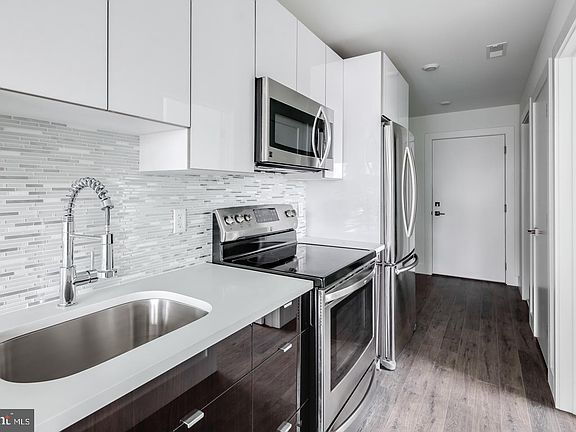 3rd image of 1155 S 15th St #201