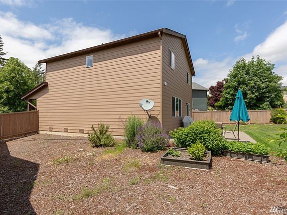 3rd image of 11007 180th Avenue Ct E