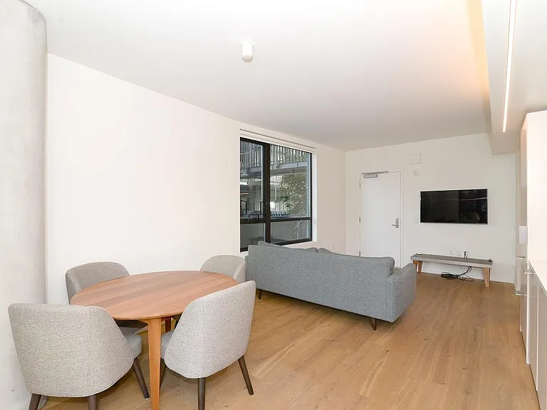 400 Grove St — Photo 4