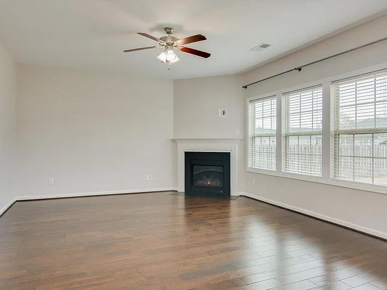 173 Tahoe Dr — Photo 3