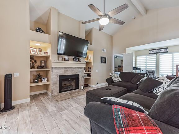 5th image of 1097 N WILLOW Street