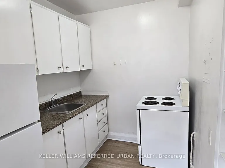 137 Eglinton Ave W #28 — Photo 4