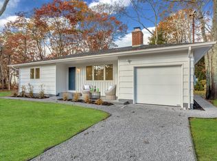 83 Lynncliff Rd, Hampton Bays, NY 11946