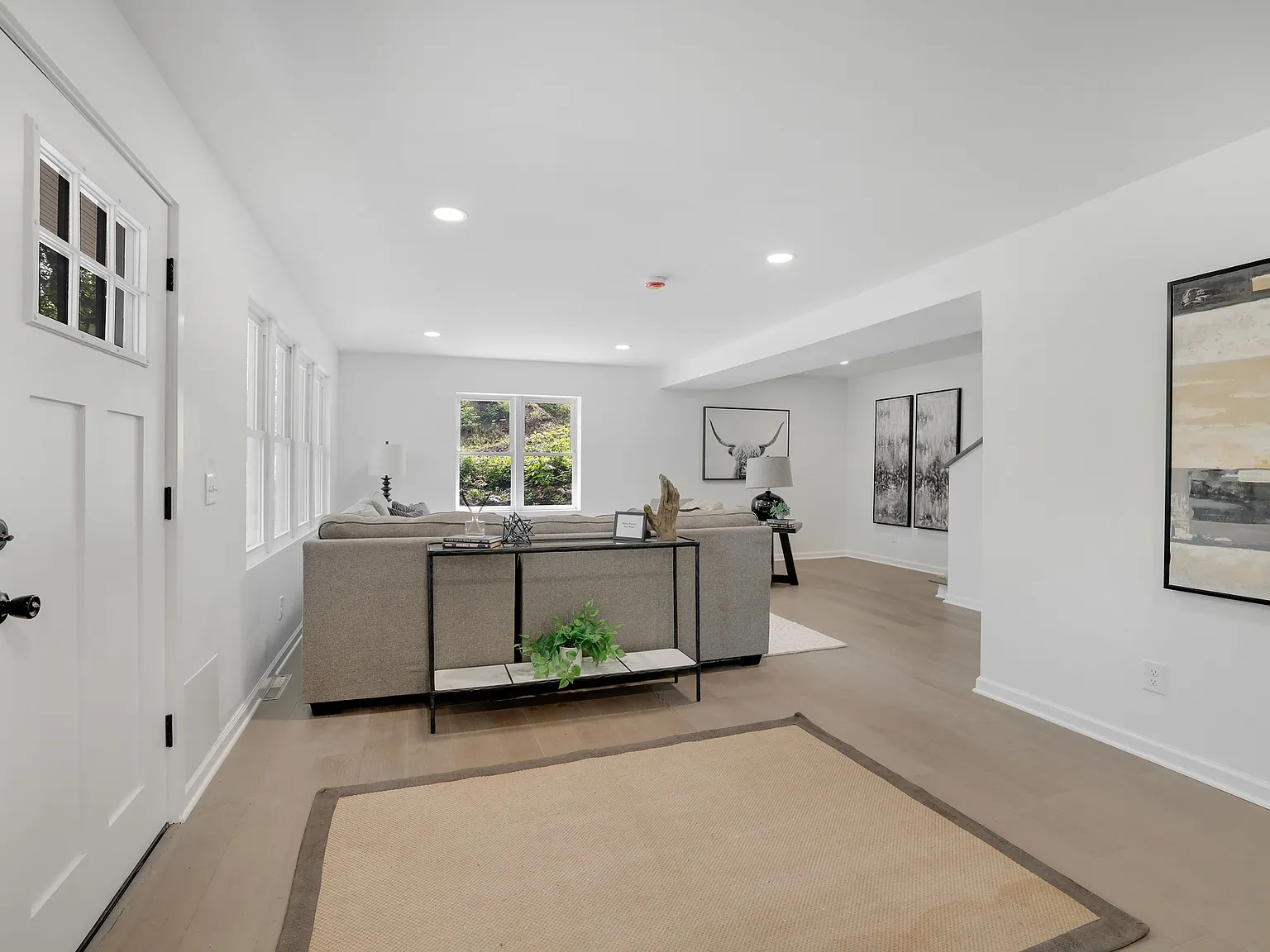 4 bed, 3530 sqft, $3,500 — Photo 4