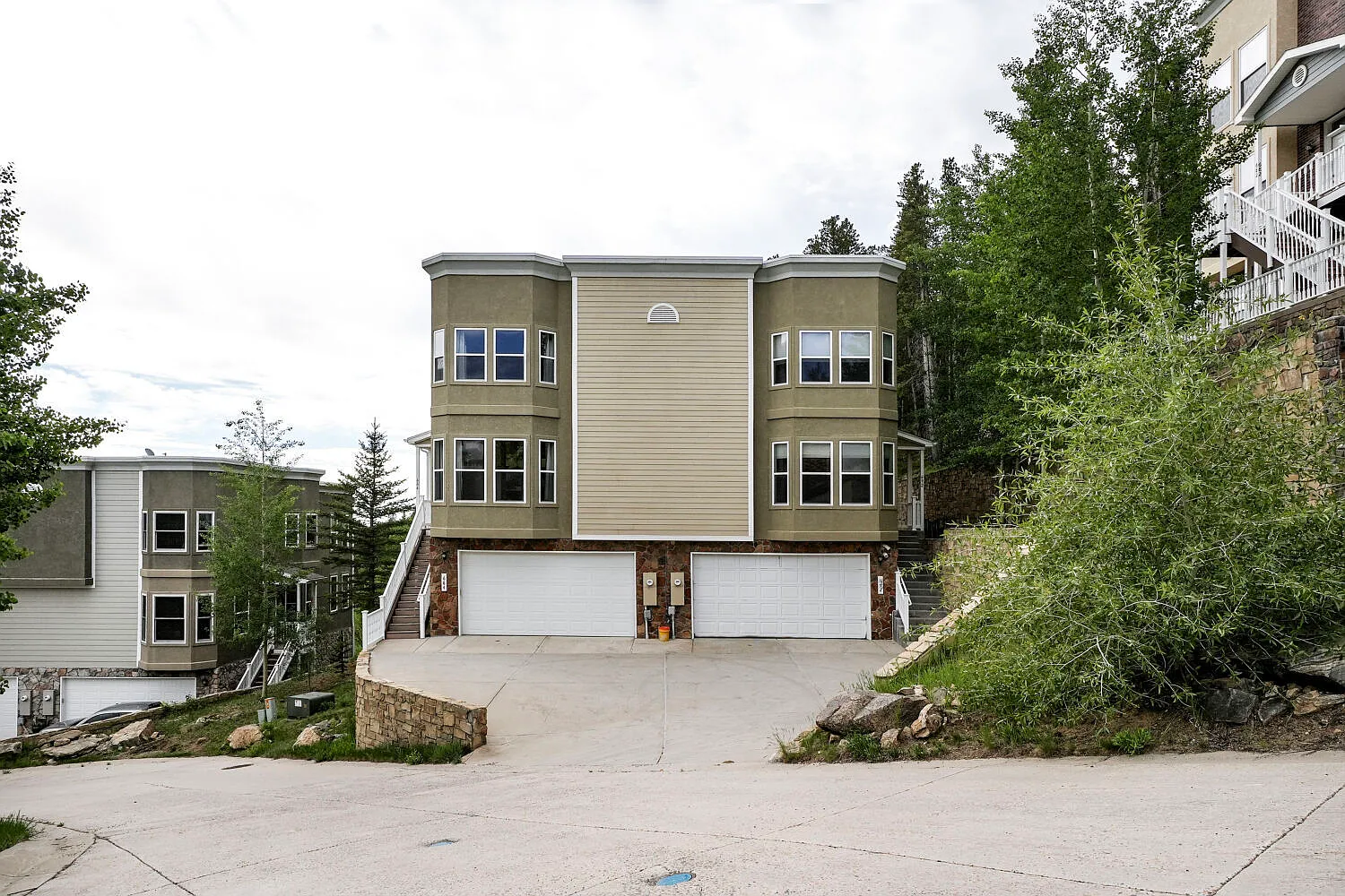 692 Louis Drive - 1 — Photo 1