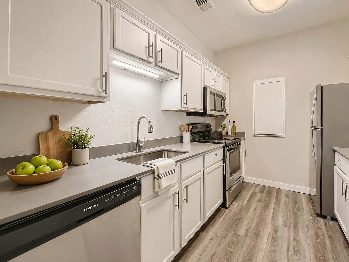 Creekwood Place — Photo 2