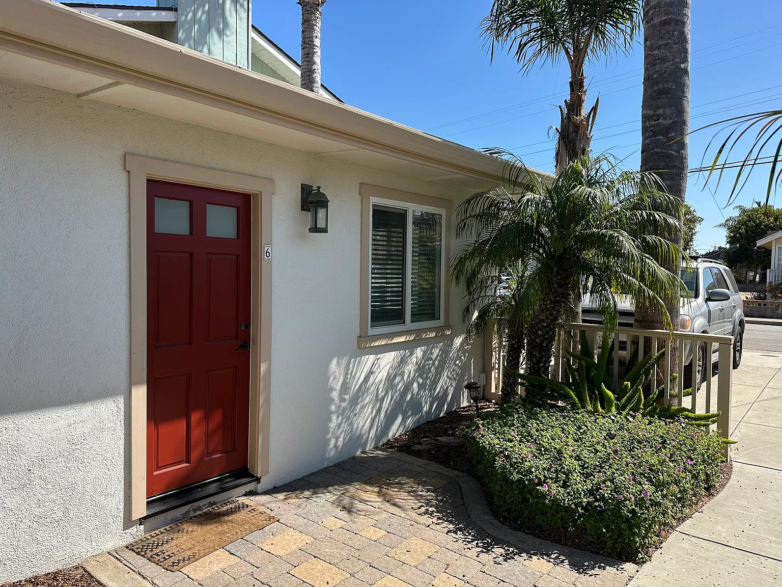 1 bed, 368 sqft, $2,100 — Photo 1