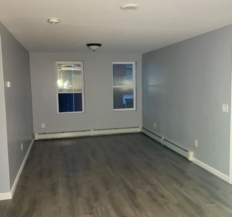 1st image of 467 Potters Ave #2