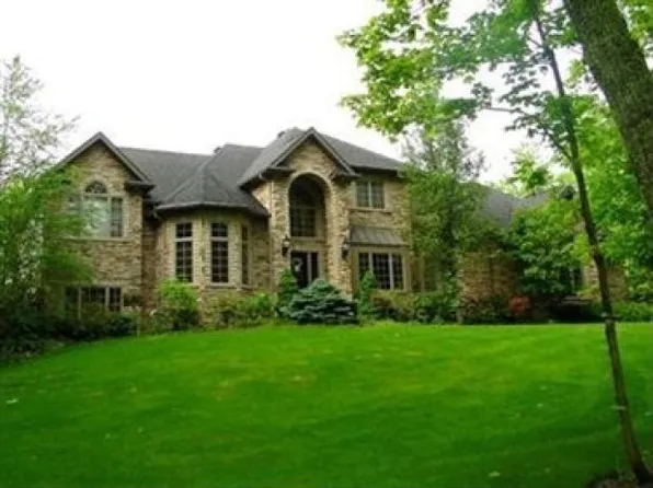 2048 Woodshire Ln, Medina, OH 44256