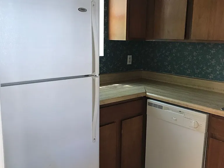 2093 Lenoa Ln — Photo 13