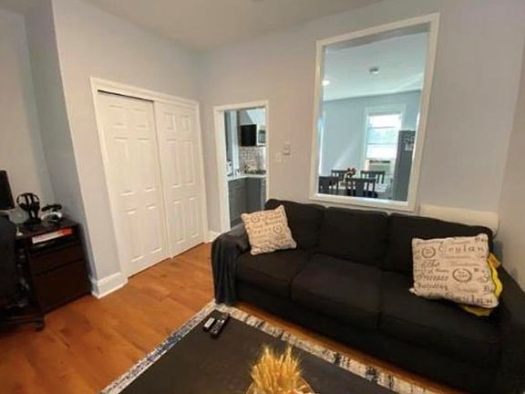 5th image of 227 Brunswick St #1