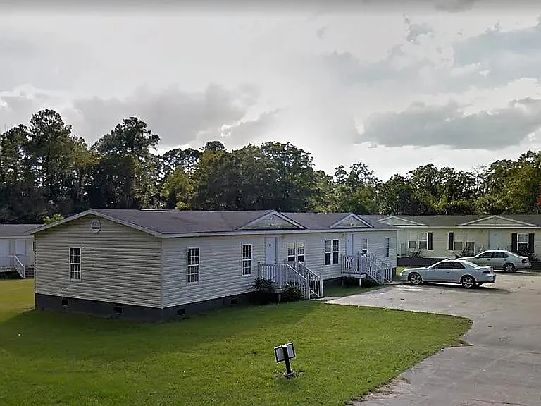 520 9th Street Southwest - 520 — Photo 4