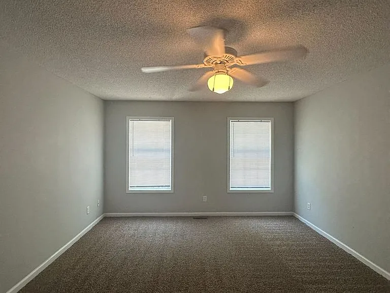 118 S Springview Dr — Photo 17