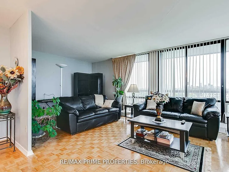 115 Antibes Dr #907 — Photo 6