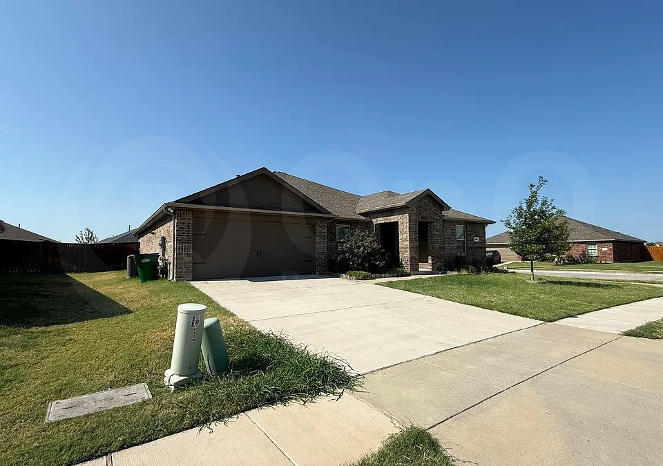 304 Duke Ct