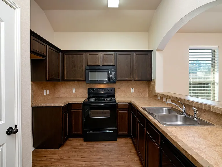366 Schirra Ct — Photo 9