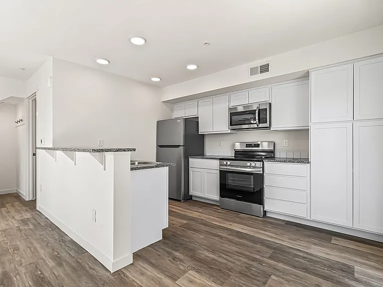 Midway Townhomes — Photo 34