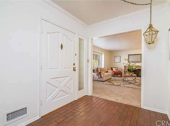 5th image of 120 Elkins Ave