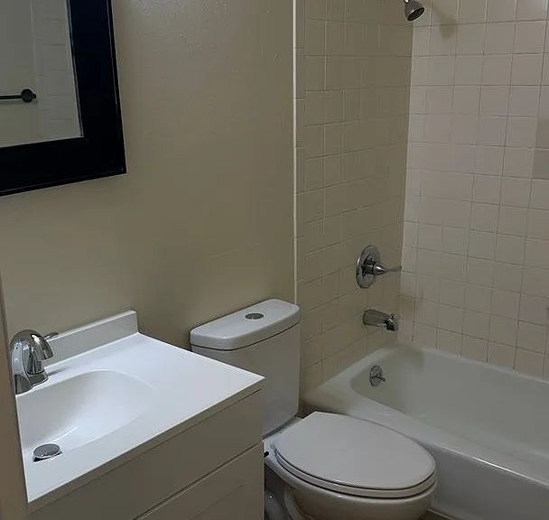 3233 Lakeside Dr #102 — Photo 6