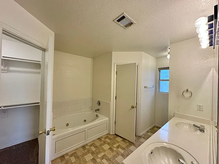 5309 Holster Dr — Photo 18