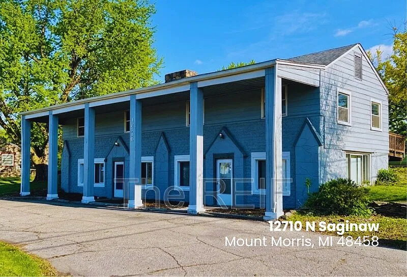 12710 N Saginaw St — Photo 1