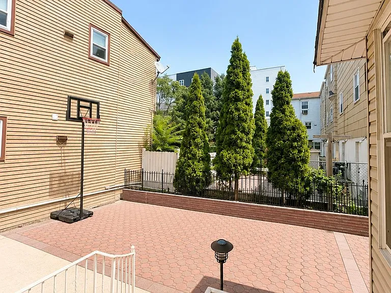 6806 Broadway #1 — Photo 14