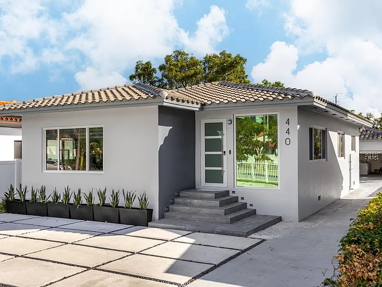 440 SW 21st Rd — Photo 7