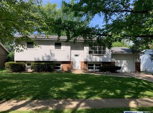 1214 Townley Dr, Bloomington, IL 61704