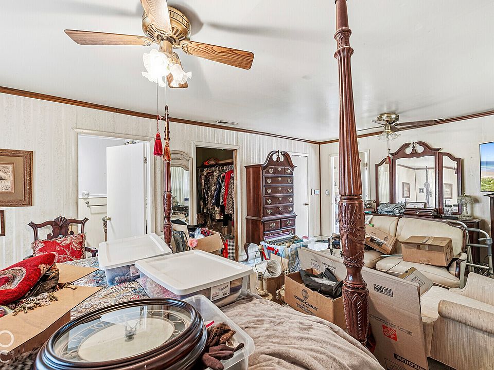 13th image of 6080 Gifford Ave