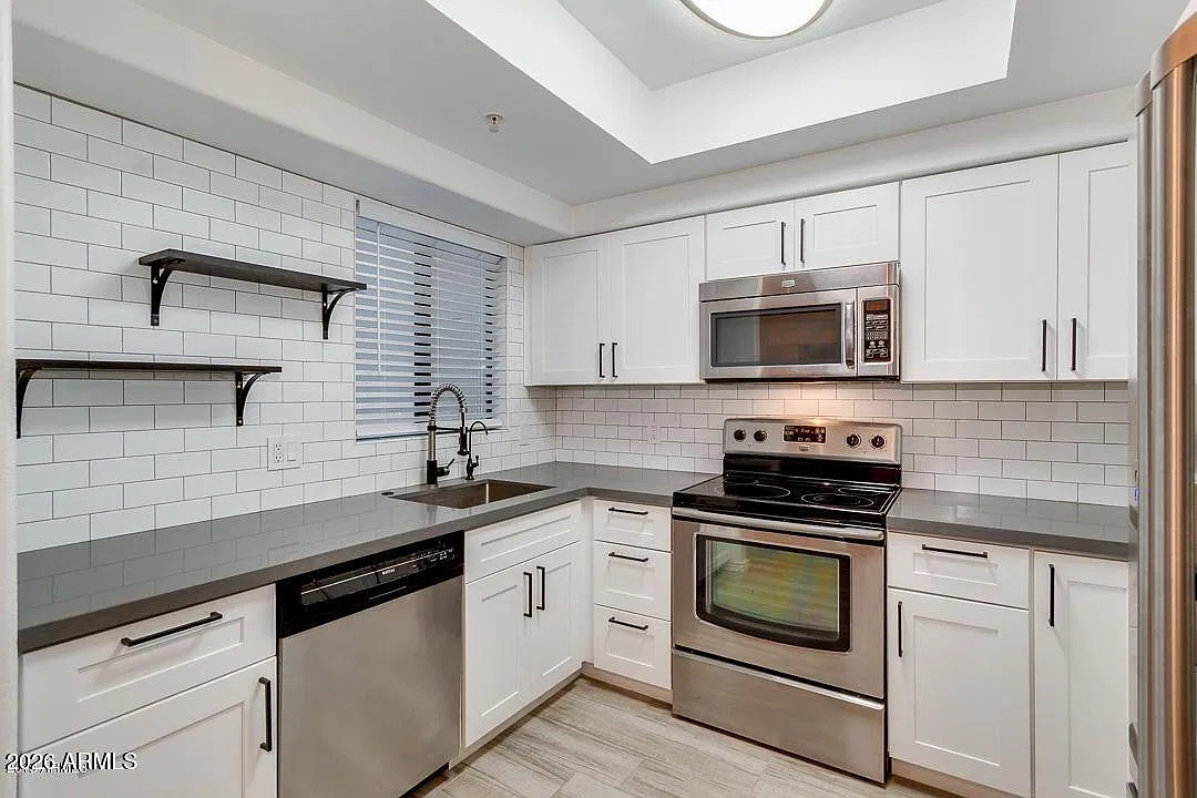 1 bed, 1.0 bath, 731 sqft, $1,850 — Photo 2