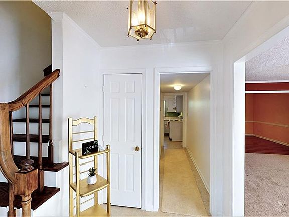 3rd image of 3206 Regents Park Ln Unit A