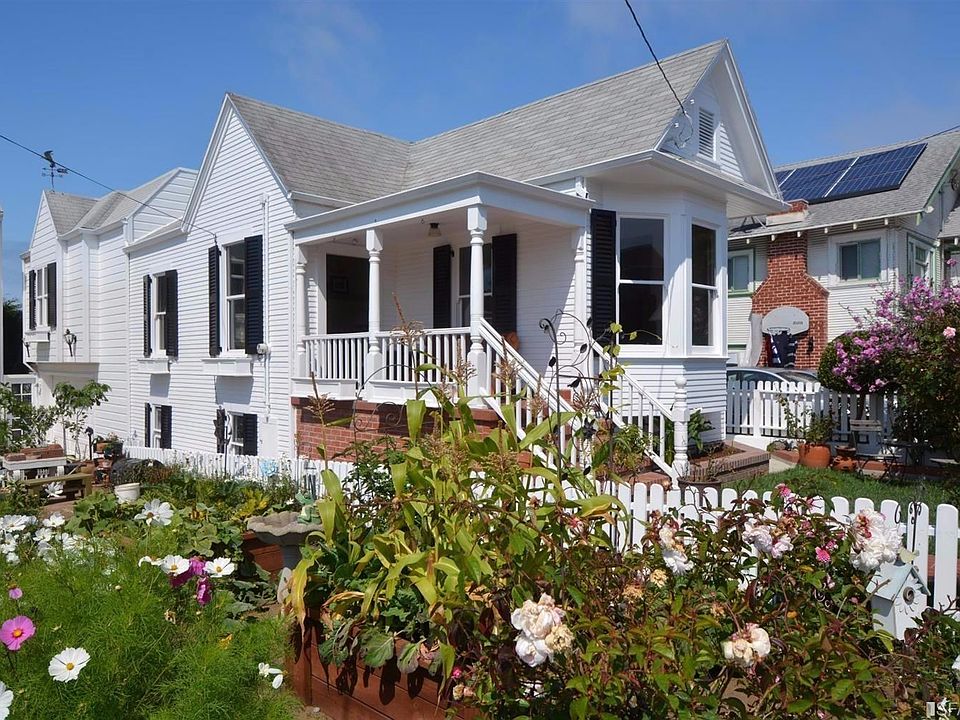 Notice how nicely the addition on the rear keeps with the character of the house