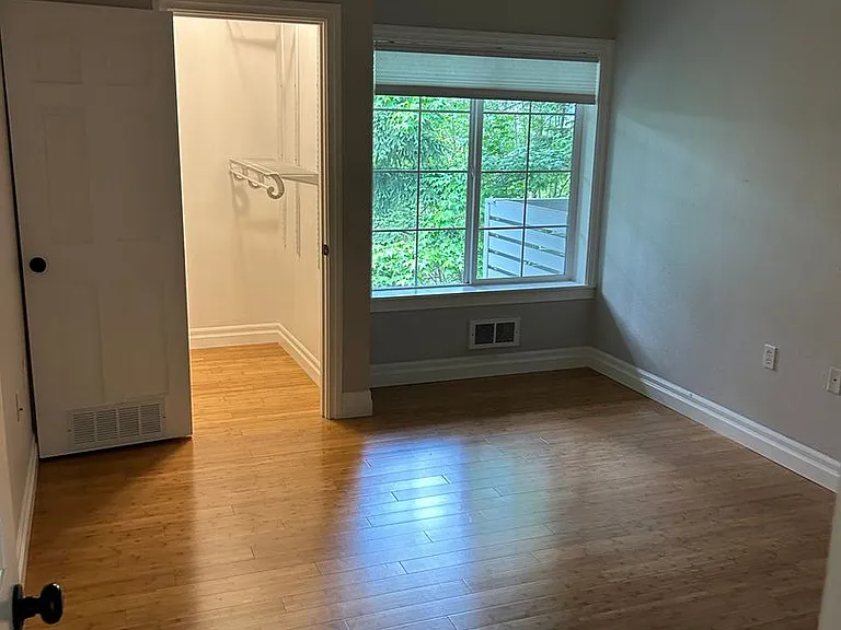 801 Rainier Ave N #B309 — Photo 6