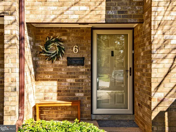 6 Pickburn Ct #C, Cockeysville, MD 21030