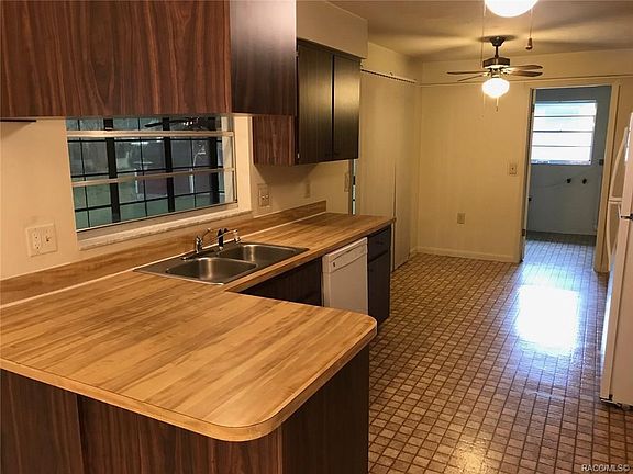 3rd image of 3189 N Brackenfern Point