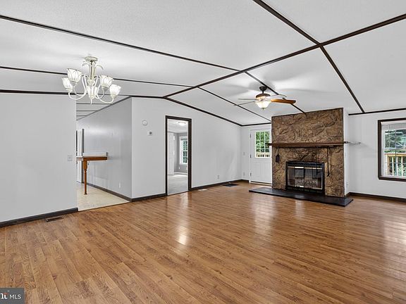 4th image of 10667 Heritage Rd