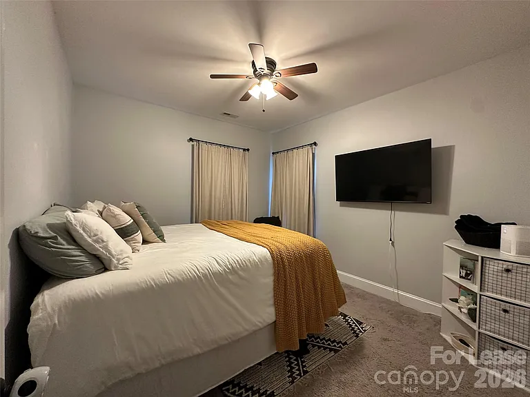 819 Stargard Ct — Photo 29
