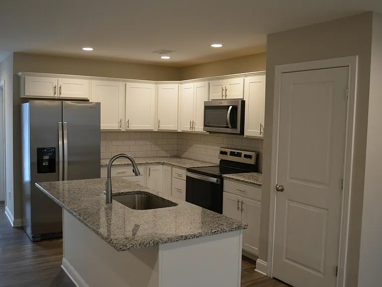 4009 Ruby Rose Rd — Photo 4