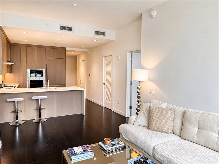 150 Seaport Blvd #20G — Photo 4