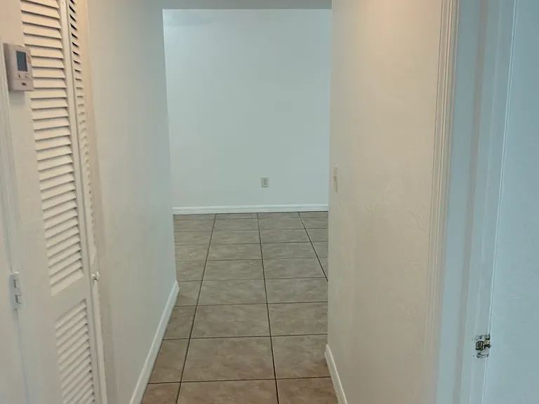 651 SW 9th St #7 — Photo 18