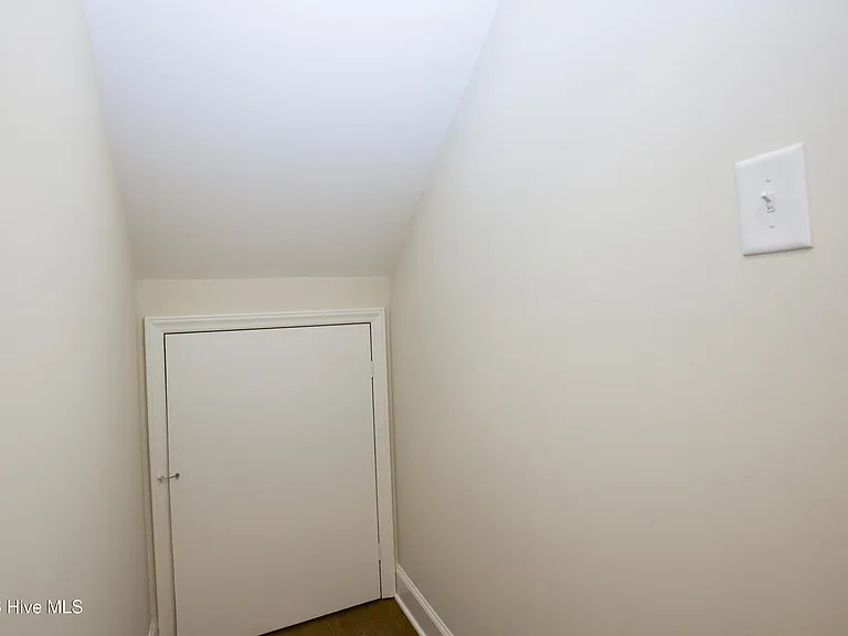 131 Racquet Ln — Photo 57