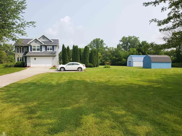 9268 Hill Rd, Goodells, MI 48027