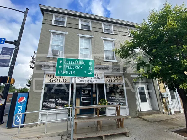 2 E King St #3, Littlestown, PA 17340