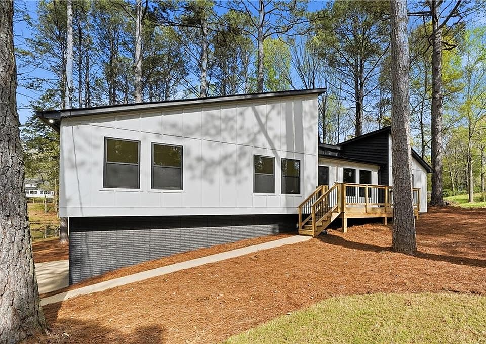 1st image of 324 Hill Crest Cir