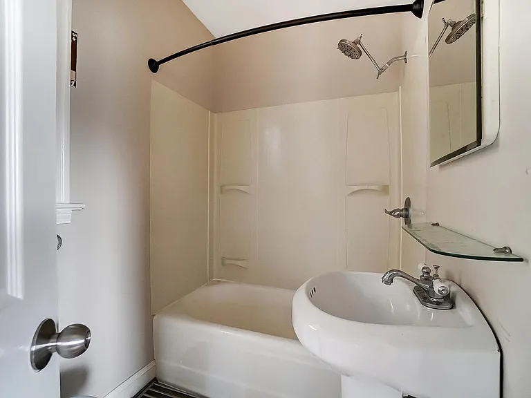 104 Bank Ave #2 — Photo 19