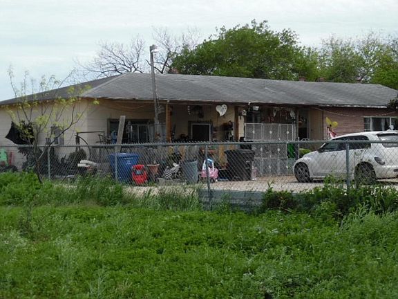 3rd image of 334 Moursund Blvd