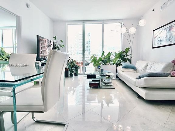 5th image of 950 Brickell Bay Dr APT 1807