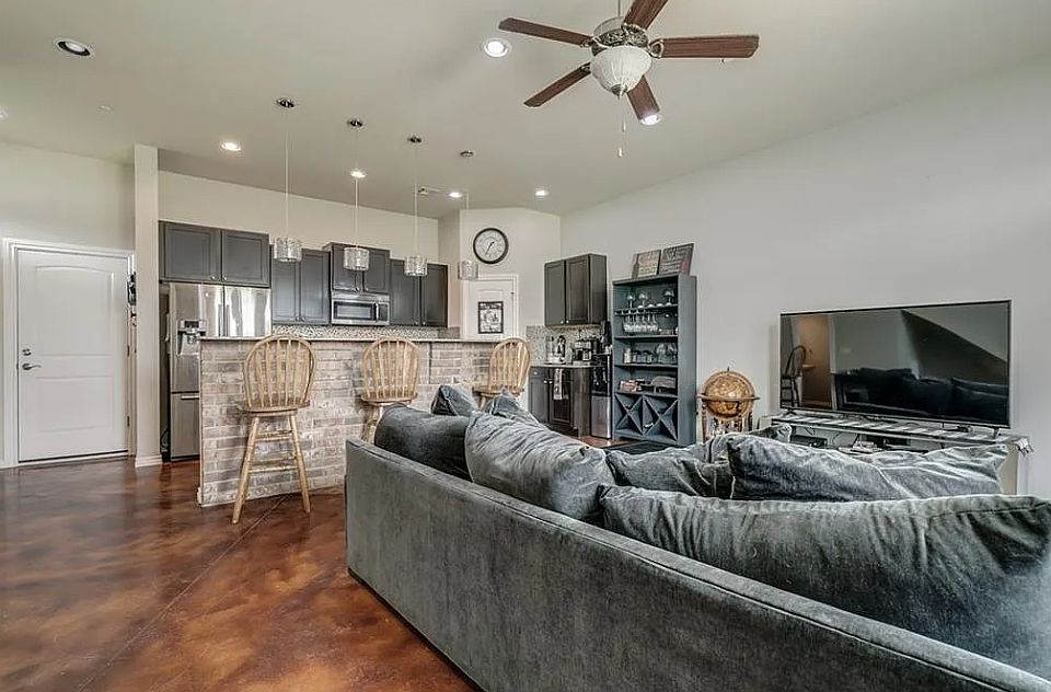 1st image of 521 S Fretz Ave #4C